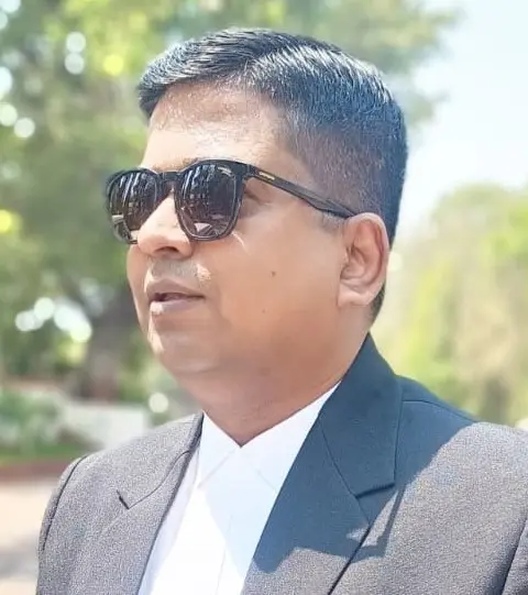 Adv. Shoeb Hakim